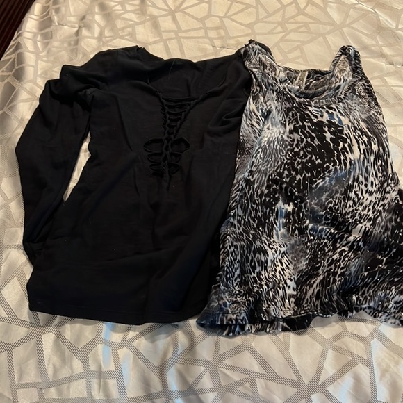 Layered tops with geometric design - Picture 2 of 4